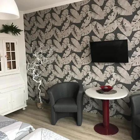 Am Schlossparkcenter Apartment *